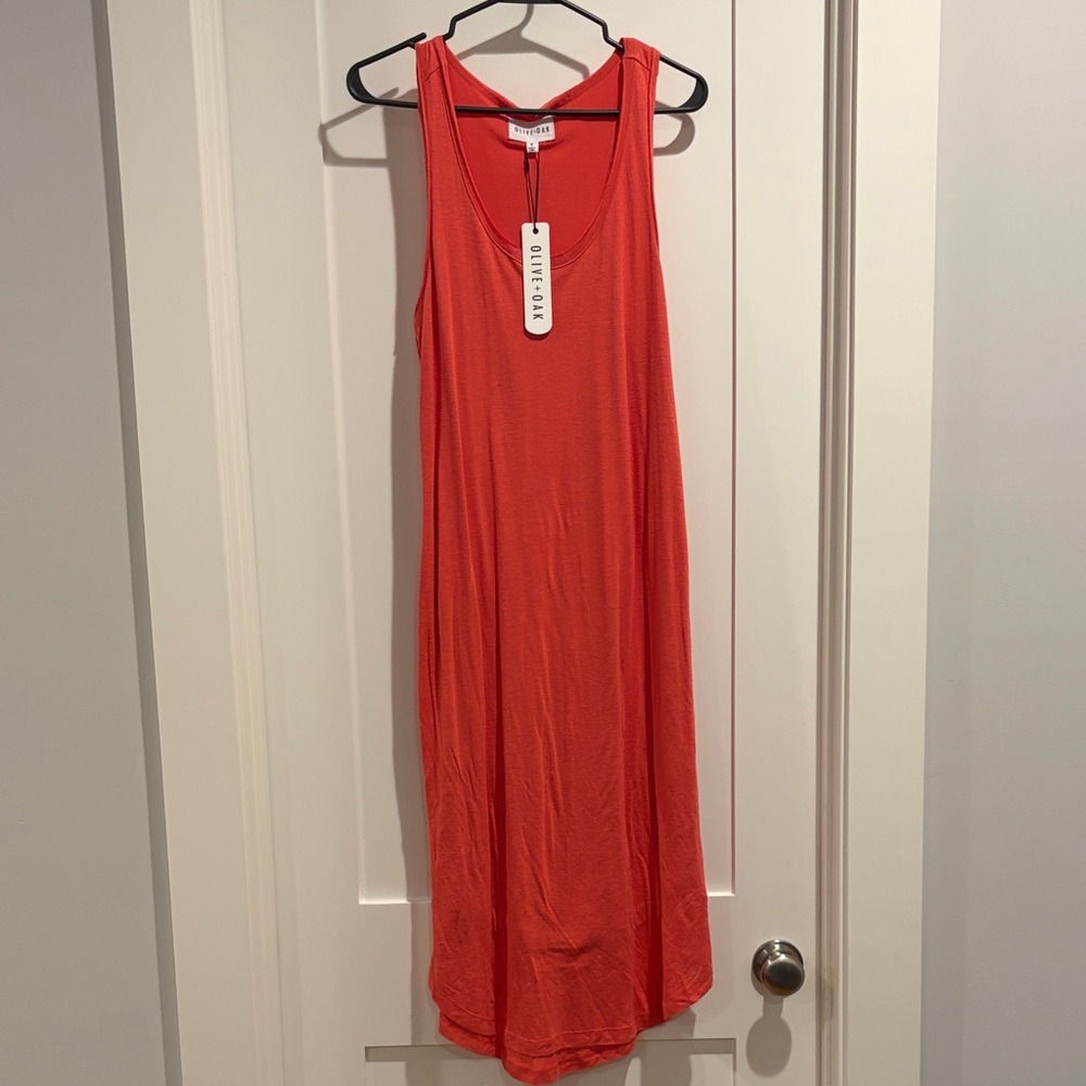 Olive & Oak Vibrant Red Top